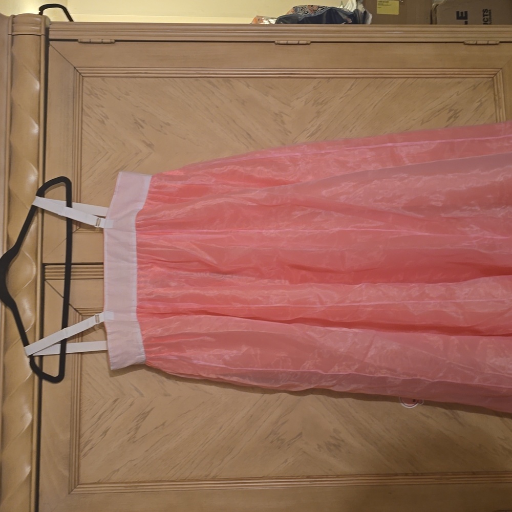 Unamed Swim Cover up. Pink tulle. Size XL. - Picture 2 of 5